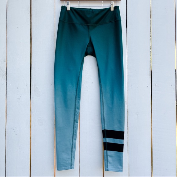Alo Yoga Airbrush Legging in Gradient Evermint Women’s Small - Picture 5 of 14